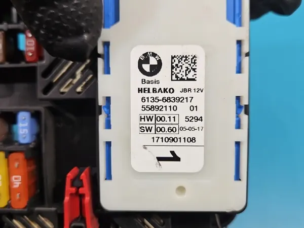 Caixa de fusíveis BMW G30 OEM 6837092 6839217 Usado image 3
