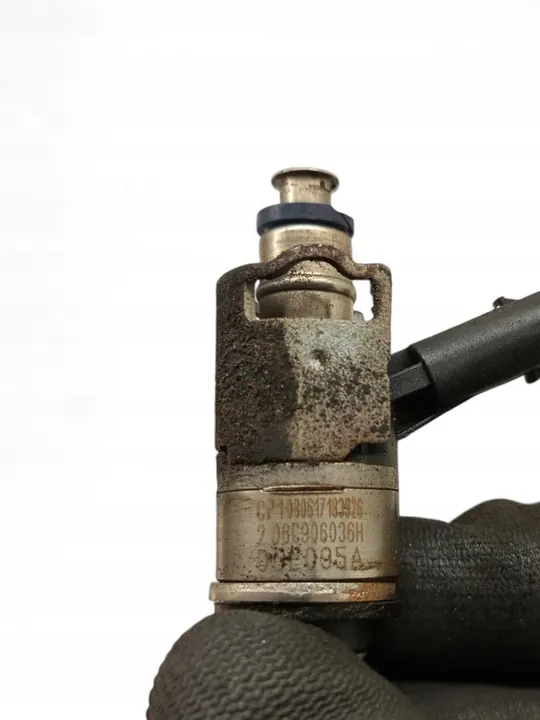 Iniettore carburante completo Audi Q7 4M image 6