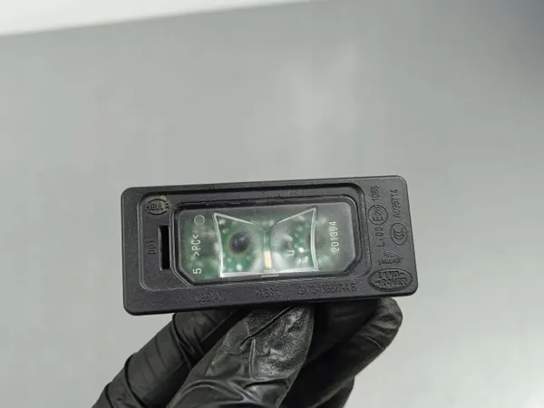Feu de plaque Jaguar F-Pace OEM FOB40044 image 2