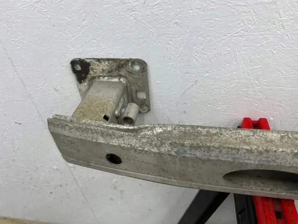 Poutre de pare-chocs arrière OEM 20R pour Vivaro C, Occasion image 3
