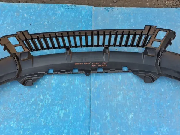 Parachoques delantero Skoda Yeti Scout OEM 5L0807061A image 4