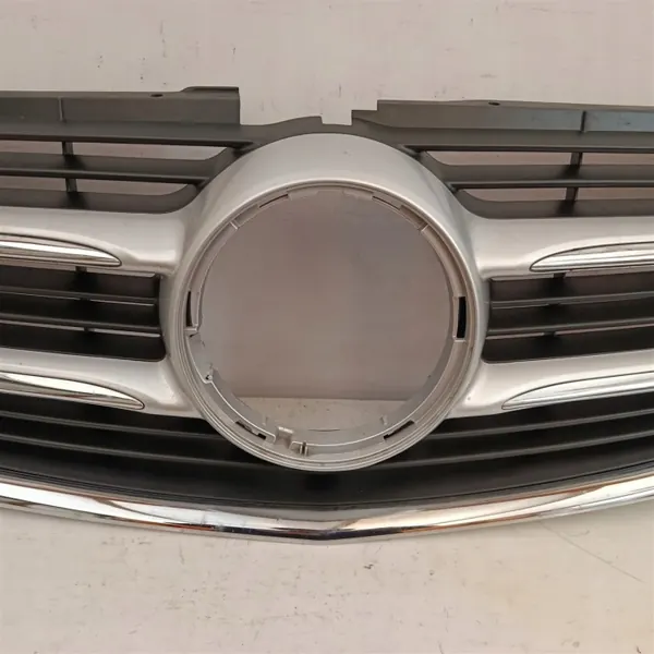 Mercedes Vito V447 Grill OEM A4478880123 - Begagnad image 3