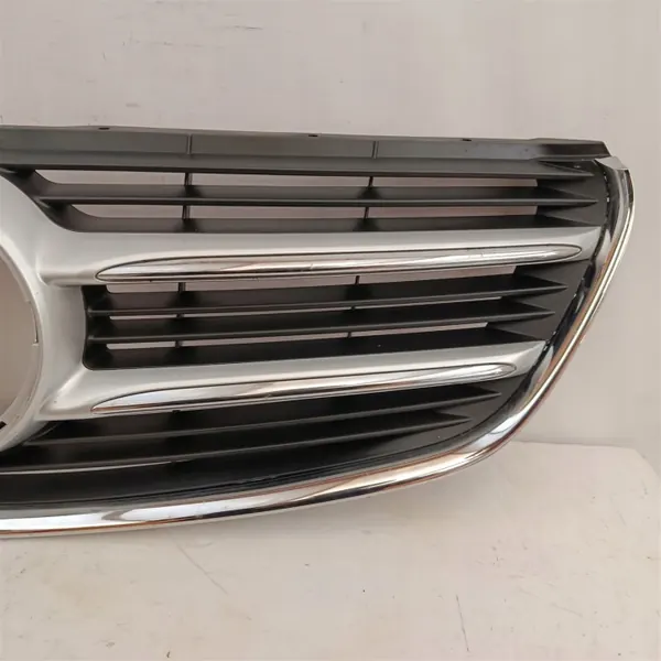 Mercedes Vito V447 Grill OEM A4478880123 - Begagnad image 4