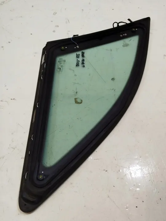 Vitre arrière droite Audi A4 B9 Break OEM 8W9845298 d'occasion image 3