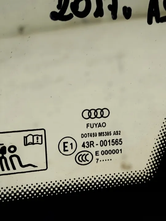 Vitre arrière droite Audi A4 B9 Break OEM 8W9845298 d'occasion image 4