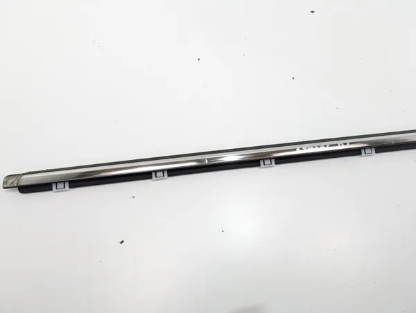 OEM LISTWA ZGARNIAJĄCA SZYBY DRZWI PRZÓD LEWA CHROM KIA STONIC 17-21 image 3