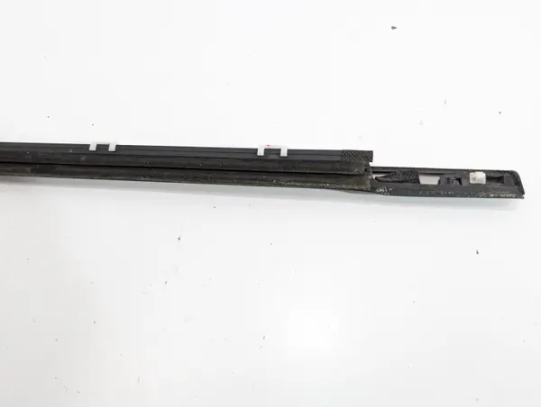 OEM LISTWA ZGARNIAJĄCA SZYBY DRZWI PRZÓD LEWA CHROM KIA STONIC 17-21 image 5