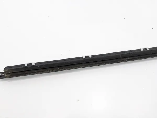 OEM LISTWA ZGARNIAJĄCA SZYBY DRZWI PRZÓD LEWA CHROM KIA STONIC 17-21 image 6