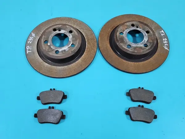 Conjunto Discos & Pastilhas Travão Traseiro OEM IMPRK1361715 image 2