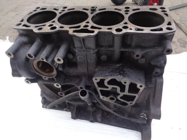 Bloc moteur OEM 038103021C pour Audi VW Golf IV 1.9 TDI image 8
