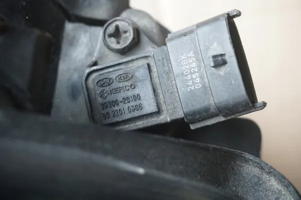 HYUNDAI IX35 2012 1.6B G4FD Coletor de admissão 283102B600 image 3