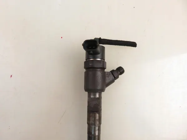 Bosch 0 445 110 083 Inyector image 8