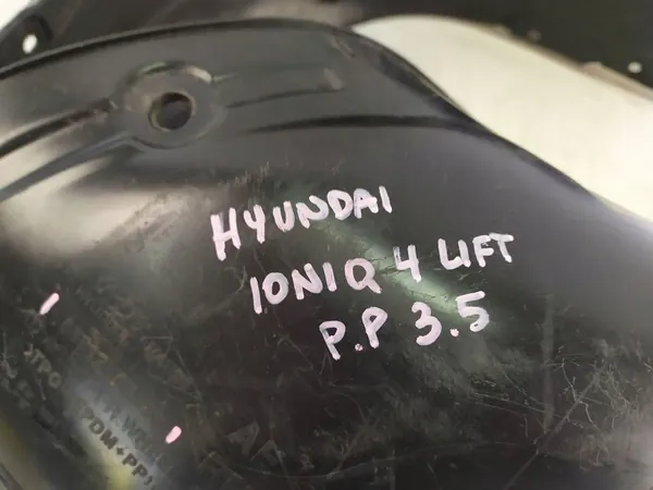 Oikea etu lokasuoja Hyundai Ioniq Electric image 6