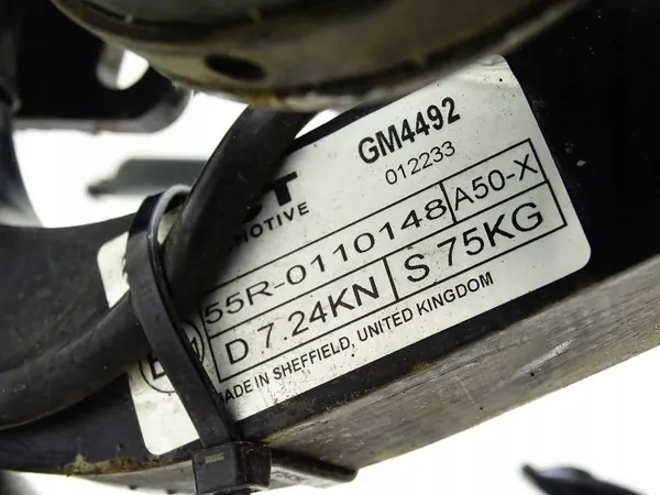 Refuerzo de barra de remolque usado OEM MOKKAIGM4492 image 4