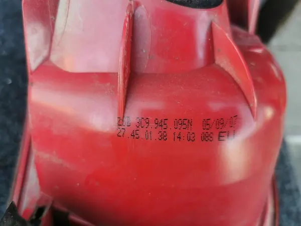 Lámpara trasera izquierda VW Passat B6 Variant image 7