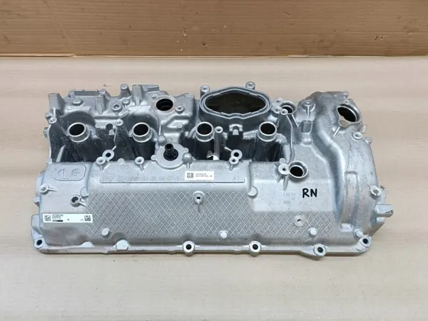 Tampa de Cabeçote BMW OEM 9845959 - Usado image 2