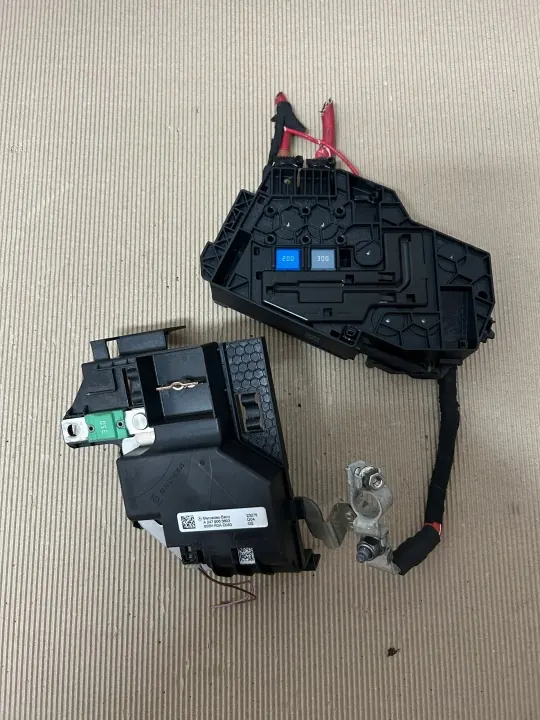 Pince pyrotechnique Mercedes W247 OEM A2479063603 image 2