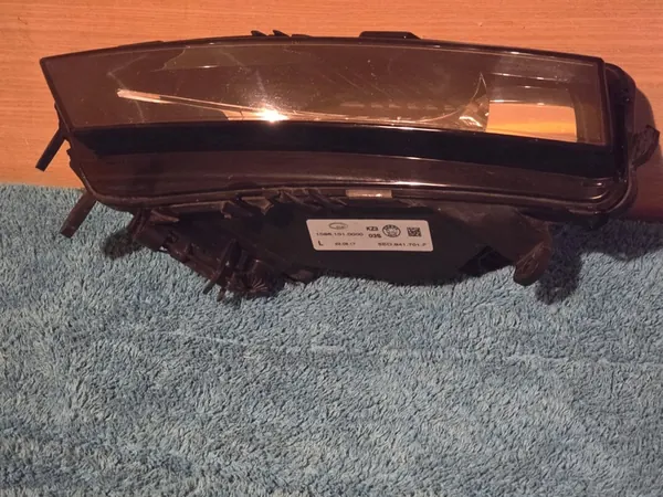 Farol Halógeno Esquerdo Skoda Octavia III 5E0941701F image 3