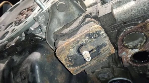 Supporti motore e trasmissione Subaru Forester 2010 2.0L RIG image 2