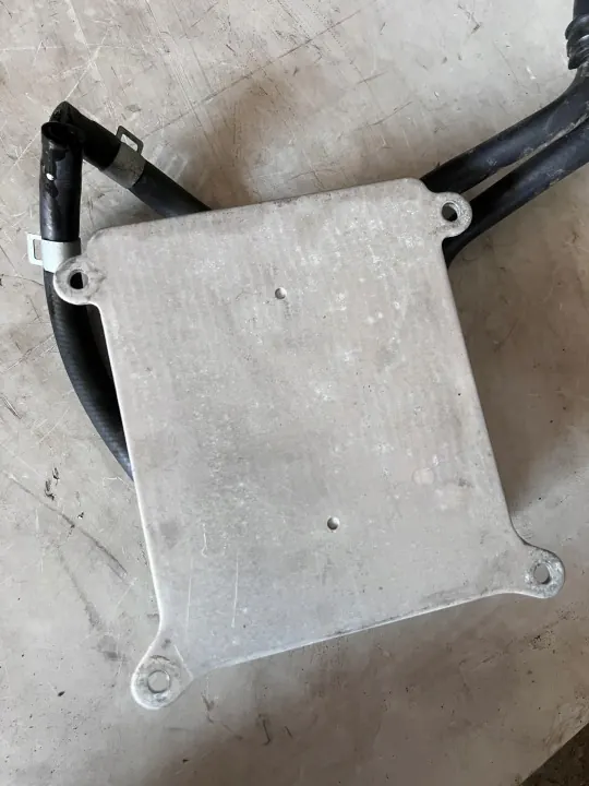 Kia Öljynjäähdytin OEM 25610-E6000 - Käytetty image 5