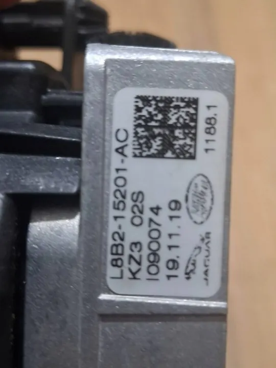 OEM L8B215201AC Oikea etu LED-sumuvalo image 3