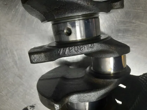 BMW M57 2.5D Kampiakseli OEM 7780913 Käytetty image 4