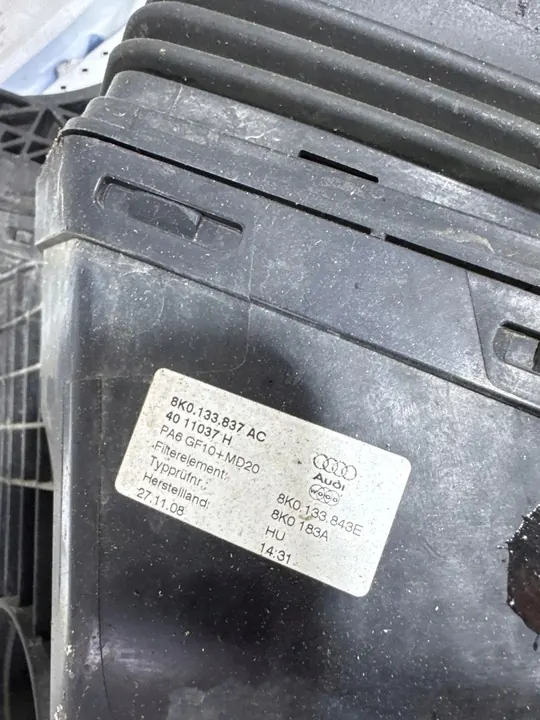Audi A4 S4 B8 8K 2008 Ilmansuodattimen kotelo image 6