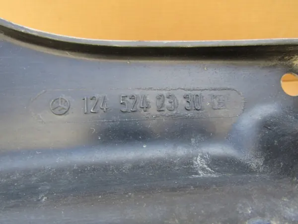 Protection de plancher Mercedes W124 - Pièce OE d'origine image 6