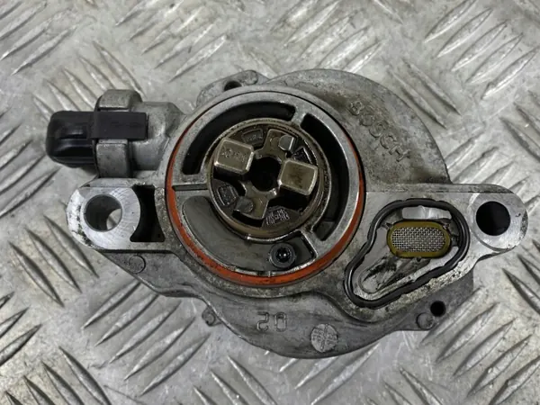 Pompe à vide Jeep OEM FOB31697 - État utilisé image 5