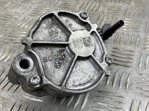 Pompe à vide Jeep OEM FOB31697 - État utilisé image 9