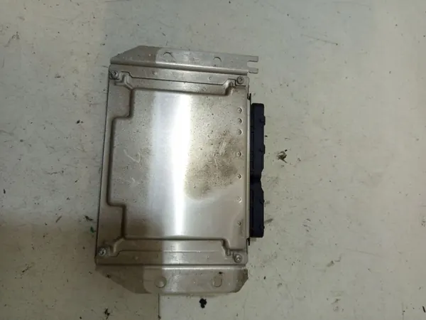 Kia Motorcomputer OEM 39104-27400 - Gebruikt image 4