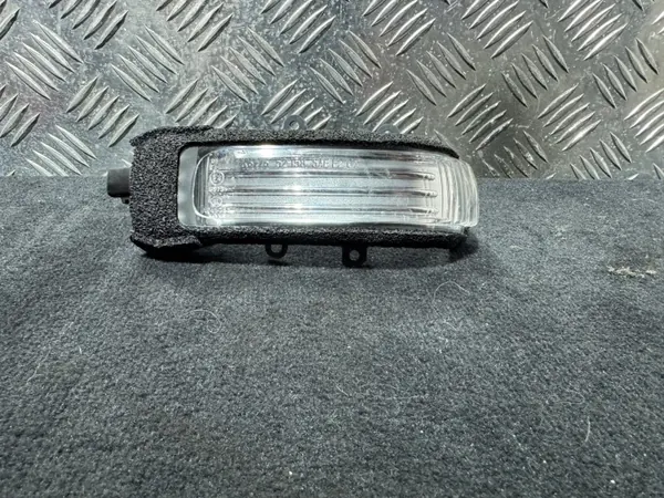 Clignotant gauche OEM 214-78514 pour Toyota RAV4 image 2