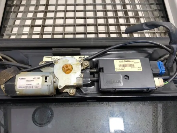 Techo Corredizo OEM 20379286 para Camión Volvo FH image 5