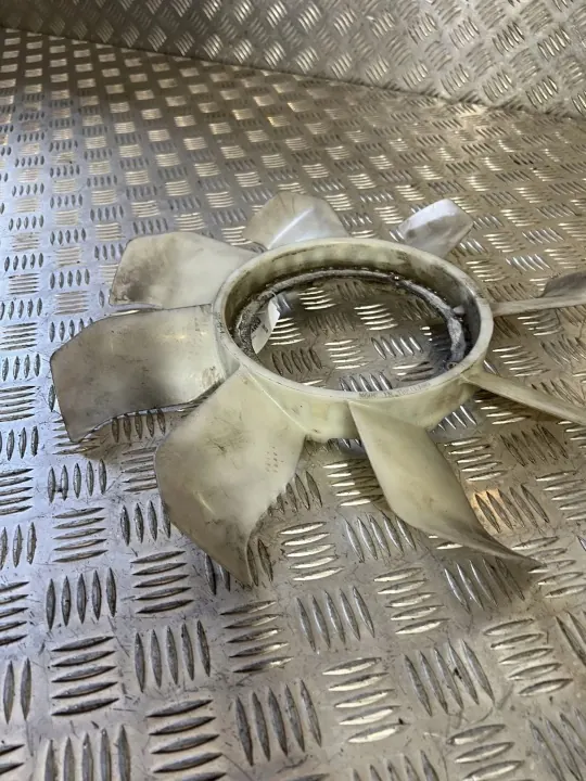 Mercedes-Benz Tuuletinpyörä OEM 450251 - Käytetty image 5