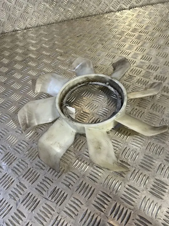 Mercedes-Benz Tuuletinpyörä OEM 450251 - Käytetty image 7
