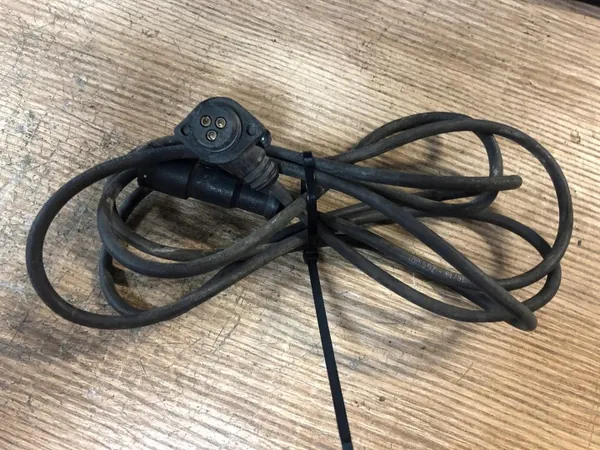 Mercedes Setra Bromsbeläggssensor kabel OEM A0025406136 image 5
