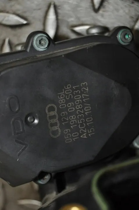 Collecteur d'admission AUDI A4 B8 059129086L 3.0L Diesel image 4