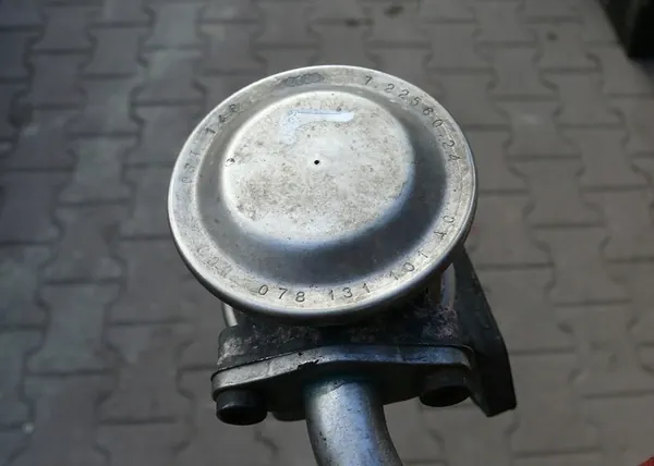 EGR Venttiililetku Audi S6 A6 C5 4.2 299HV image 3