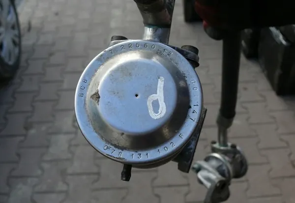 EGR Venttiililetku Audi S6 A6 C5 4.2 299HV image 4