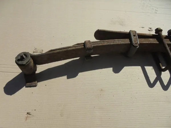 Linke Hinterfeder D40 für Nissan Navara 2006 image 5