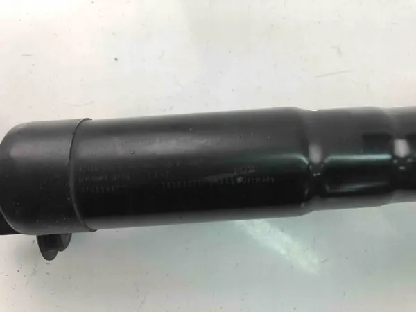 Atuador do porta-malas esquerdo Volvo XC60 2015 OEM 31455987 image 2