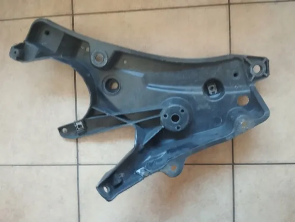 Volvo V90 S90 höger stänkskärmsfäste OEM 31378985 image 4