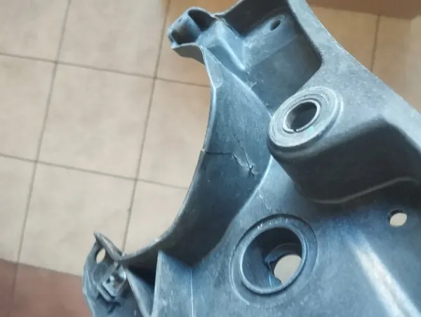 Volvo V90 S90 höger stänkskärmsfäste OEM 31378985 image 5