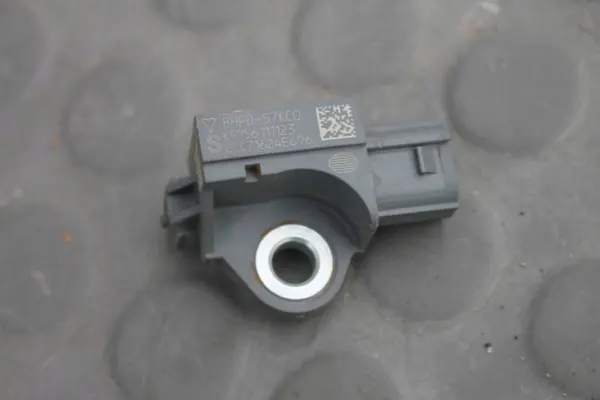 Sensor de impacto Mazda OEM BHPD57KC0CX30 para CX-30 image 2