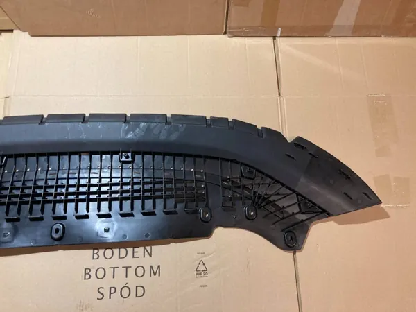 Cache de pare-chocs avant Audi A6 C8 OEM 4K0807611 image 6