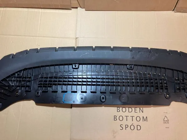 Cache de pare-chocs avant Audi A6 C8 OEM 4K0807611 image 7