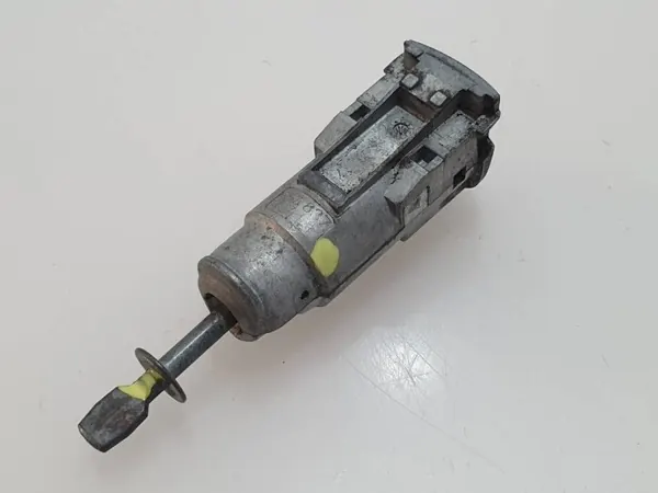 Inserção fechadura porta dianteira Skoda Rapid OEM 5JA837167 image 5