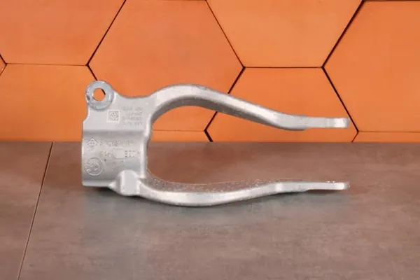 OEM 6865929 Vorderer Linker Stoßdämpferhalter BMW 5er image 2