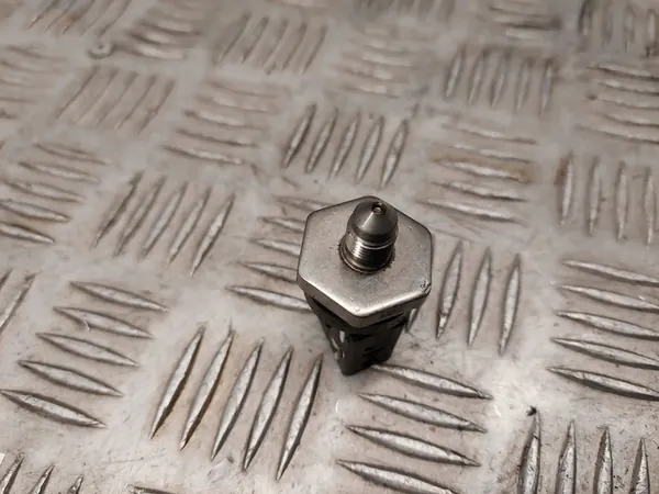 Sensor de pressão de combustível Audi VW OE 06H906051K image 2