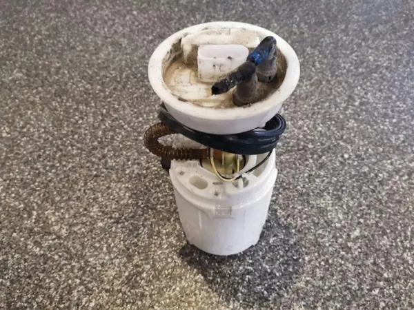 VW Bränslepump OEM 7H091901D för 2.0L bensin image 2